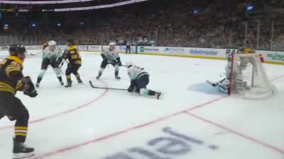 [BOS (2) - 0 SEA] Coyle undresses D’accord in close to extend Boston’s lead