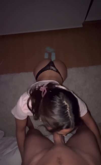 Lmk how big your dick is and I’ll tell you if I can deepthroat it