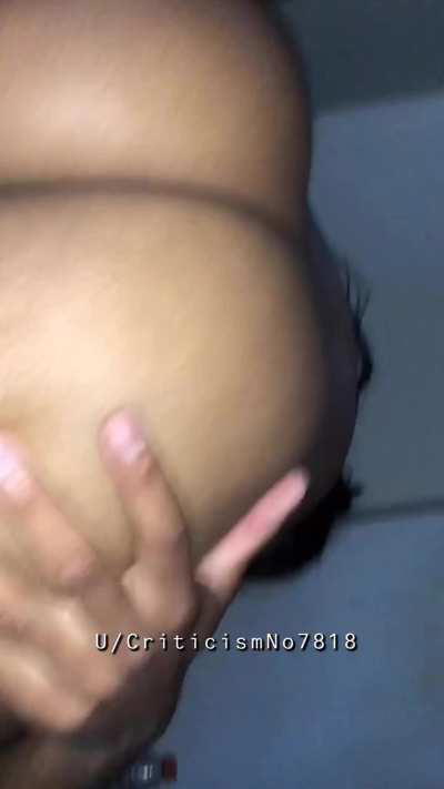 Look at how much she creams all over this big dick 😈