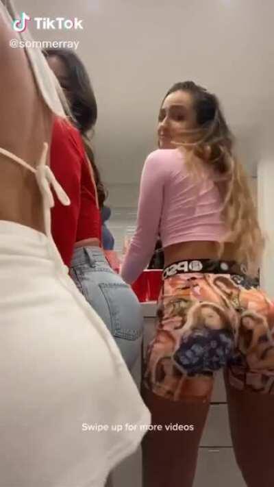 (F)I can rp as Sommer dm me