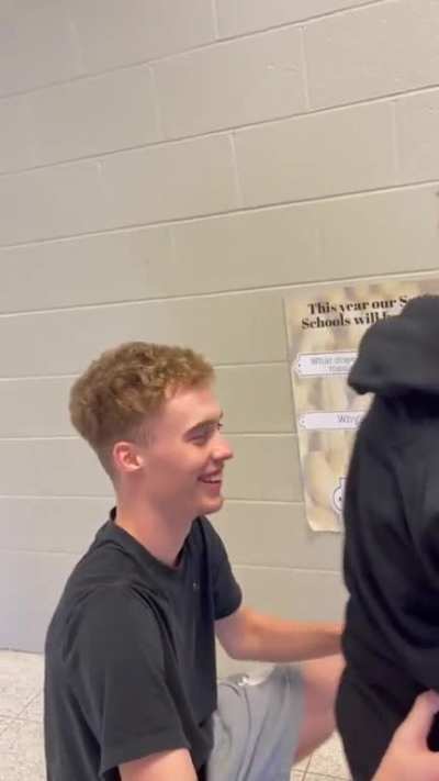 kid sees his older brother for the first time after 22 months away. best hug ever 🤗 @monicabyrd18