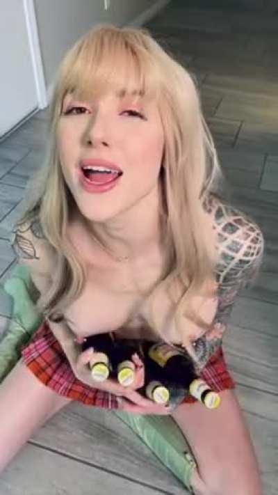 Beer and Scary Movies with your little Horror Whore [oc]