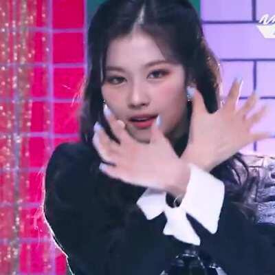 201029 - Sana knows exactly how powerful she is