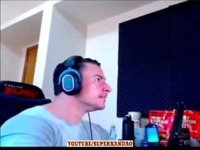 Não deu 10 segundos e o EEEEEEEEEEEEEEEEEEEEEEE já apareceu kkkkkkkk