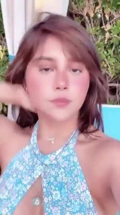 Neeko Sunbathing and Being Hot