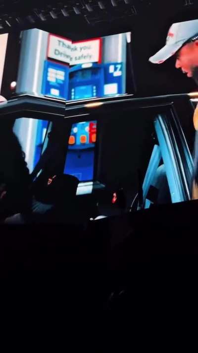 “Your fans are Mexican.” 😂