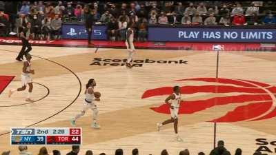 [Highlight] Scottie Barnes goes coast to coast and finishes with a dunk