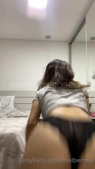 MEL BERTOJA ELA TODA PERFEITINHA - MAIS VIDEOS DESSA MAGRINHA NO PRIMEIRO COMENTARIO