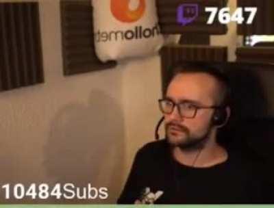 Mi abuelo viendo un partido de Francia 