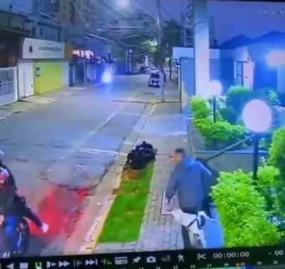 To rob a man walking a Pit Bull