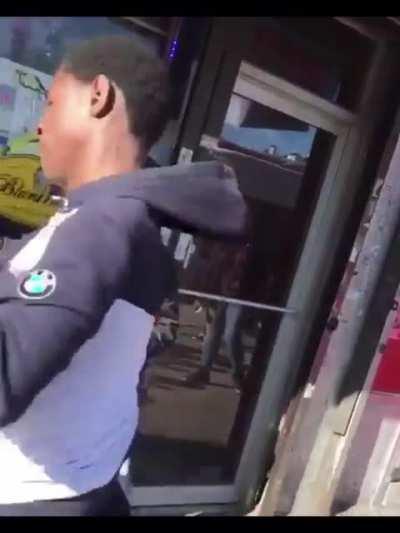 He’s that way 👉🏿 !!!!!!