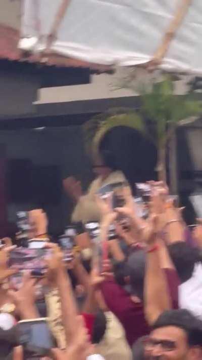 Just a normal Sunday in Amitabh Bachchan jiâs life