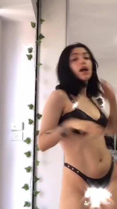 Sofi Maure | Sorprendiendo con ese culo en movimiento. 🔥