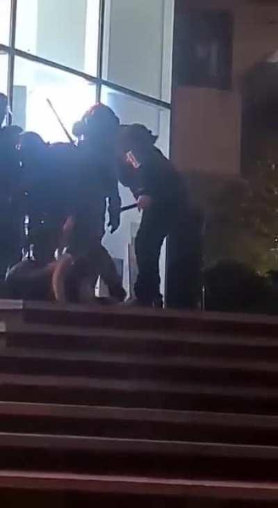 The brutes of the Islamic Republic attacked a woman while she was shopping at a mall. She says “I am just shopping!!”