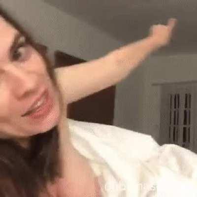 Hayley Atwell accidentally flashing a titty