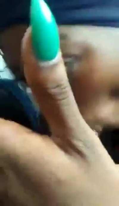 She recorded her sucking dick while in car,ebony car head