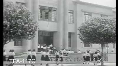 Oi Galera, tudo bem ? Nao sou de BH mas achei aqui um documentario feito pelo governo Americano em 1940 sobre como era Belo Horizonte na epoca, e achei interesesante e que devia compartilhar, era muito longo e eu cortei muita coisa fora mas se estiverem i