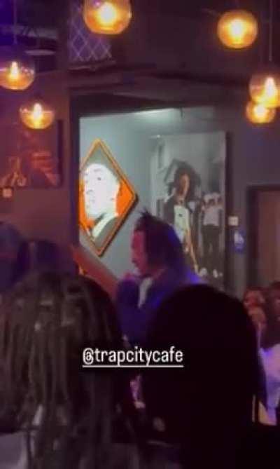 T.I. was waiting for Boosie to pull up to Trap City Cafe & read his paperwork last night 😳