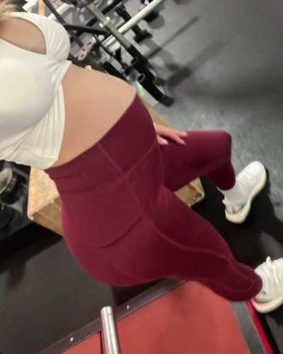 We love a fit pregnant mama 😍Which hump is better? (sound on)