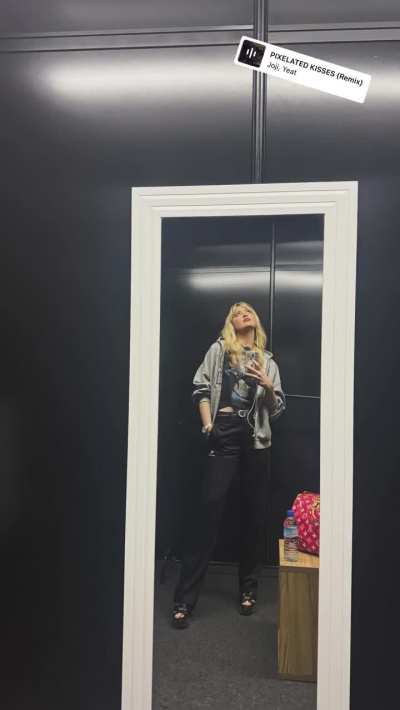 Selfie posted to her Instagram Story 12/4/25