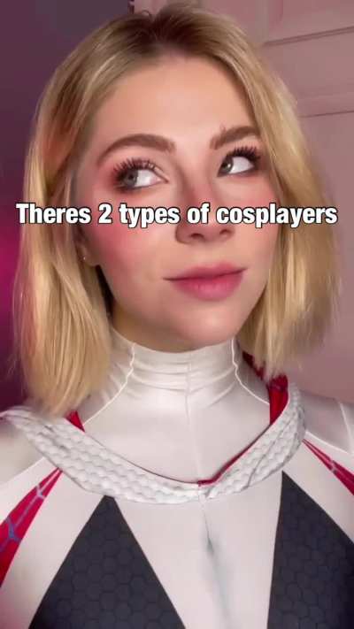 The two different types of cosplayers