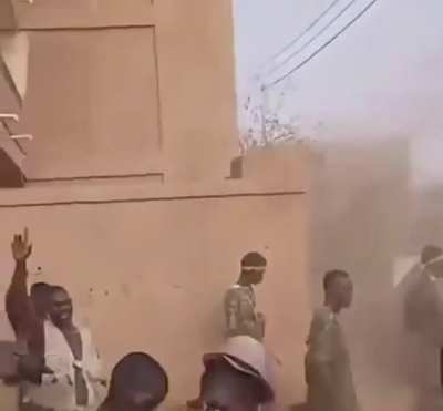 Sudanese Armed Forces attack a RSF position. The most important thing is everyone seems to be having a good time. 