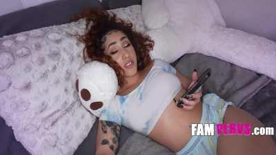 Stepbro loses his v card to his unimpressed sister