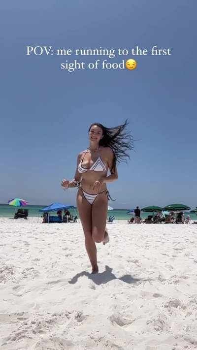 Rachel | running in bikini | IG | May 2023