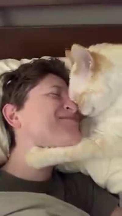 Come here so I can give you some Smooches