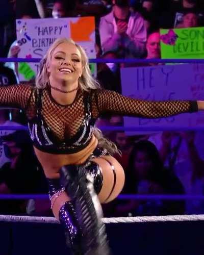 Smackdown 09-24-21 Entrance