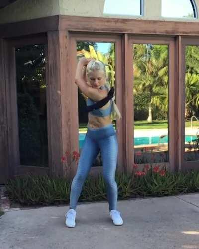 Golfer Alisa Diomin [gif]