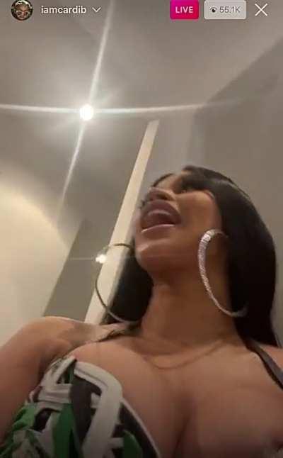 Cardi B Cleavage