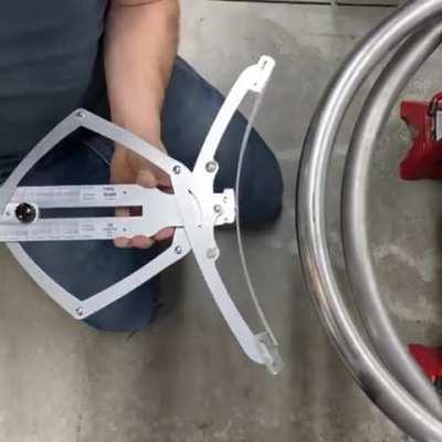 Radius measuring gauge