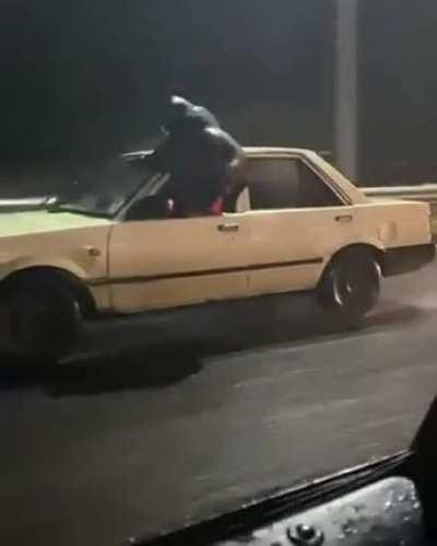 In case of wiper failure, turn to passenger.