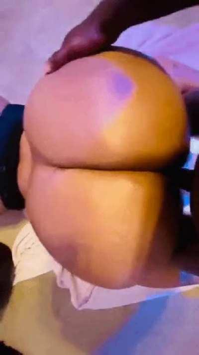 It fits nicely in her ass.🍑🥒