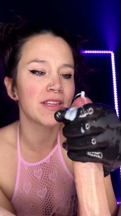 He always gives me a good cum show🤭