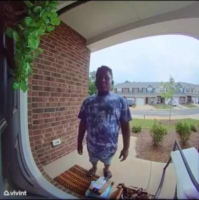 WCGW trying to steal a package