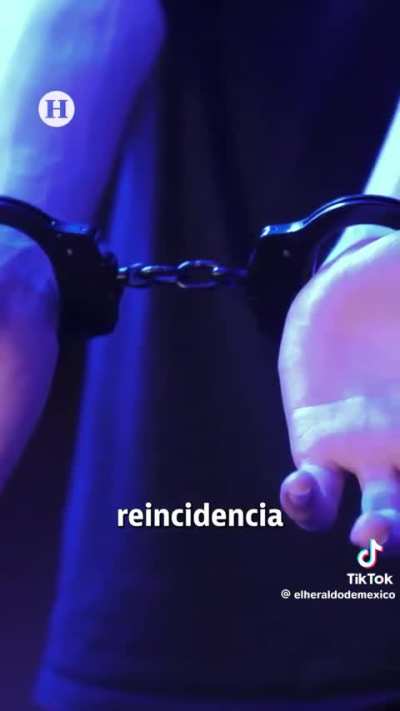 Ok... ¿ En serio?, vaya, no fueran ciudadanos mexicanos que no delinquen, porque a ellos todo el rigor, y luego Morena no apapacha al crimen 🙄🙄🙄🙄, seguro los requisitos serán de risa loca... 🙄🙄🙄