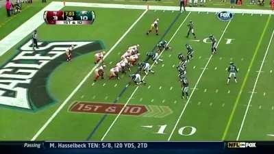 [Highlight] An Eagles fan is quite distraught with the play of RB Ronnie Brown, and also happens to be right next to the TV microphone.