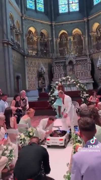 Wunky Wedding Ring Delivery Service™ 😊