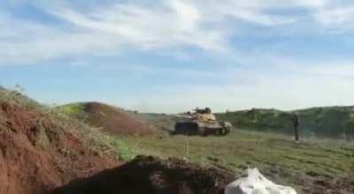 Tank near miss, Daraa 2015