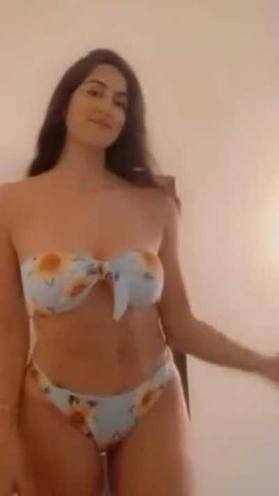 🔥🥵Extremely Beautiful Pakistani Wife Cheating With Husband And Giving Blowjob To Her Husband's BOSS & FU©K!NG HARD