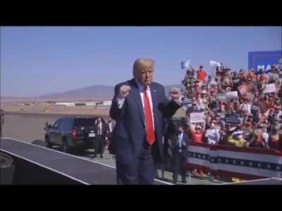 How people that don't have full body tracking dance in VRChat