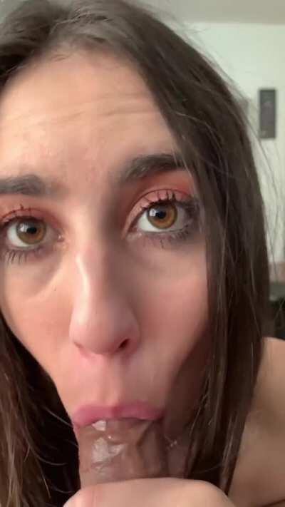 Sucking out a good sized load for lunch