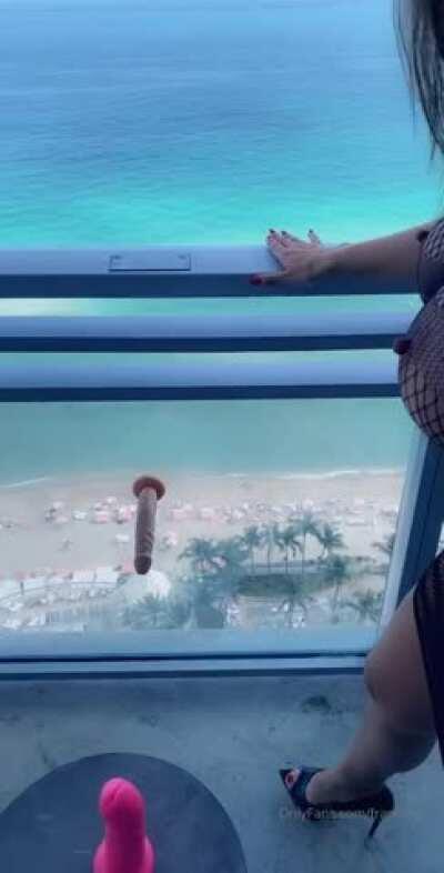 so hawty 🥵 tits 😍