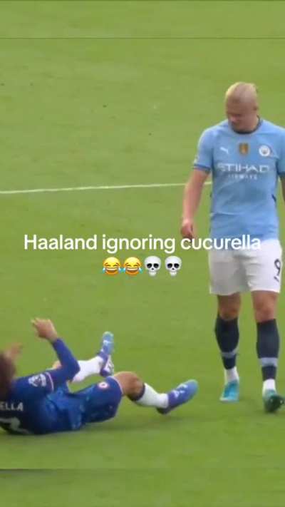 Haaland ignoring Cucurella 