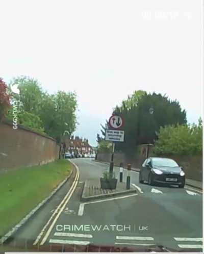 Idiot in Bentley head on collision ends up on crimewat he UK.