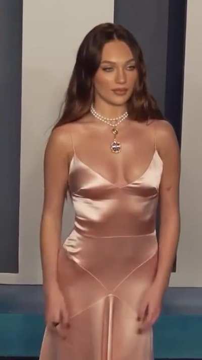 Maddie looking hot 🥵