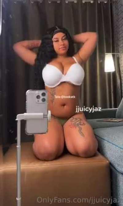 Babyfacejass bouncing he ttitties