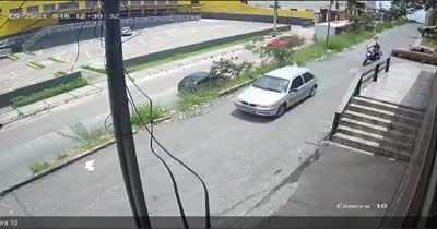 Today, in Brazil: Admitedly drunk driver tried to 